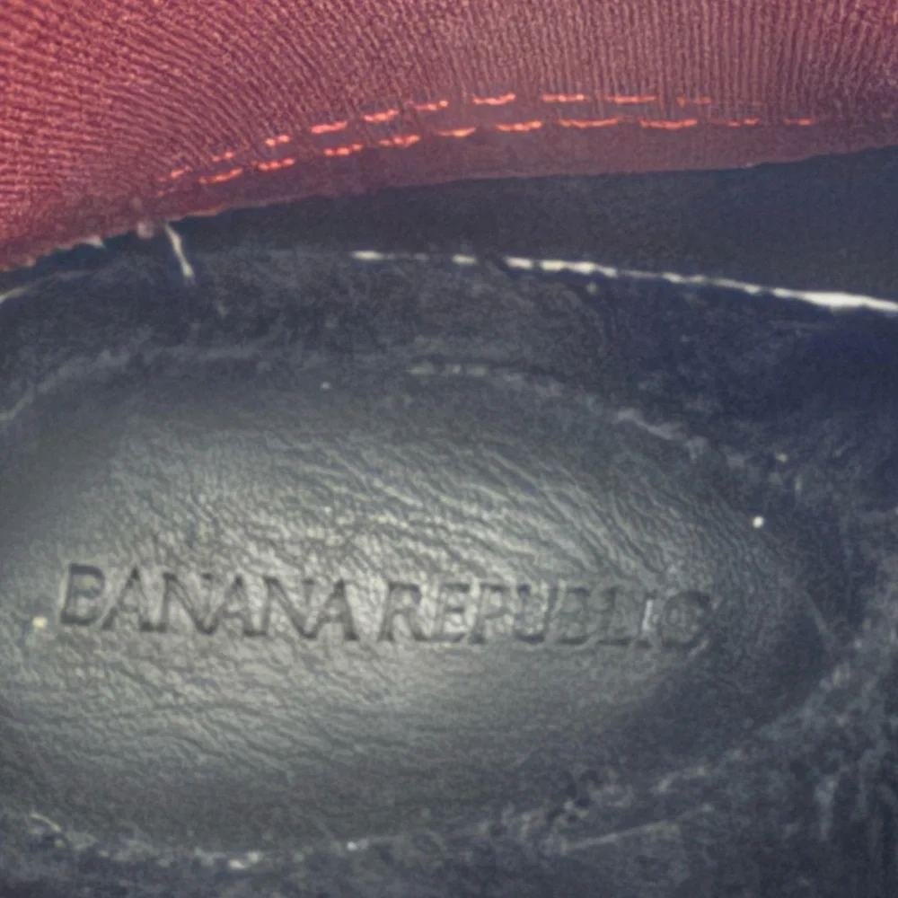 Banana Republic Burgundy Glossy Chelsea Rain Boots 7M Preppy Chic Minimalist